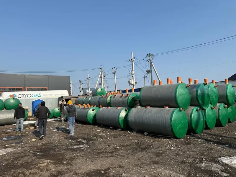 Готовые ёмкости на площадке производства
