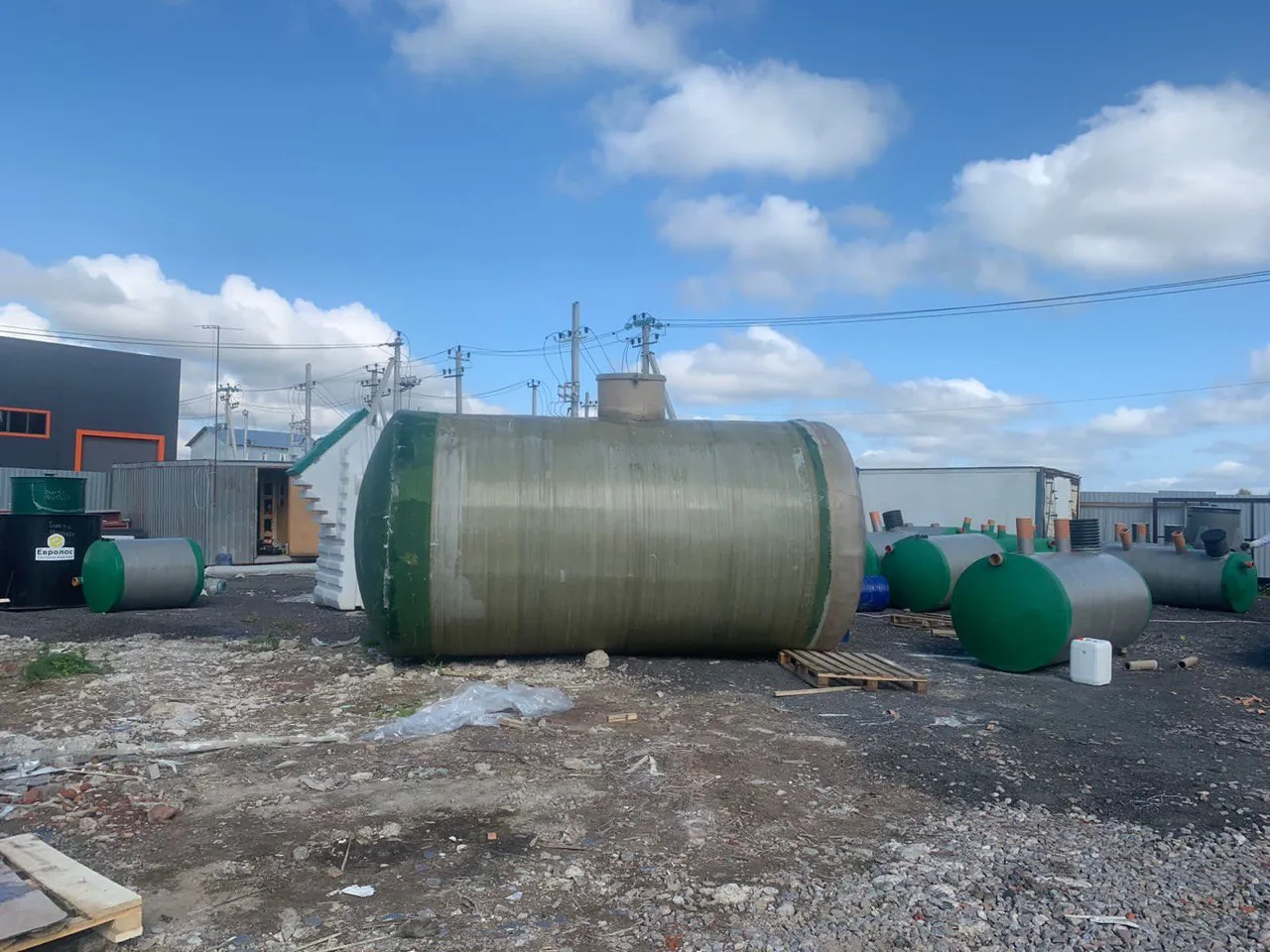Вертикальная ёмкость Гринсток из стеклопластика